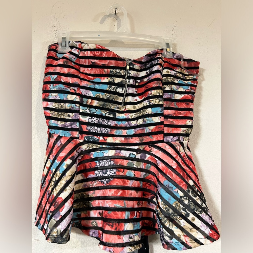 Fashion To Figure Peplum Strapless Top, Colorful Striped Size 1X